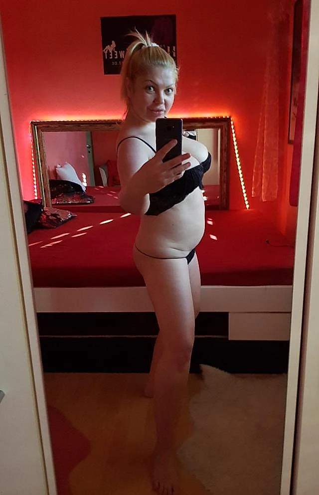 Charlotte - Berlin VIP Escort Bayan